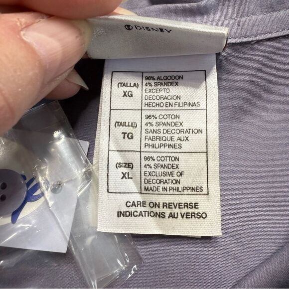 The Disney Store Minnie Mouse Button Down Shirt Disneyland Vacation Women’s XL - Picture 11 of 14